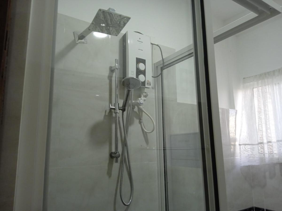 Alex Home Stay Канді Екстер'єр фото