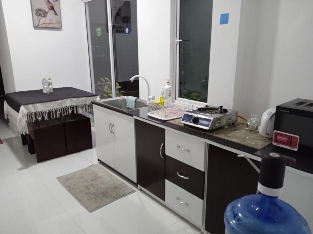 Alex Home Stay Канді Екстер'єр фото
