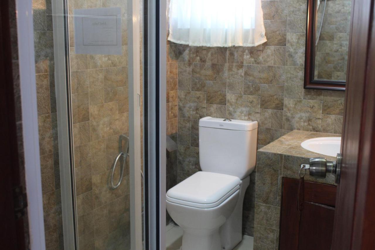 Alex Home Stay Канді Екстер'єр фото
