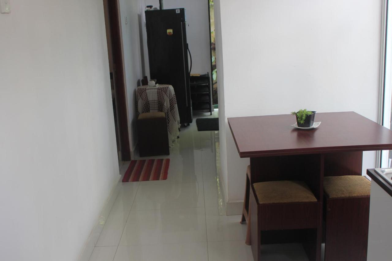 Alex Home Stay Канді Екстер'єр фото
