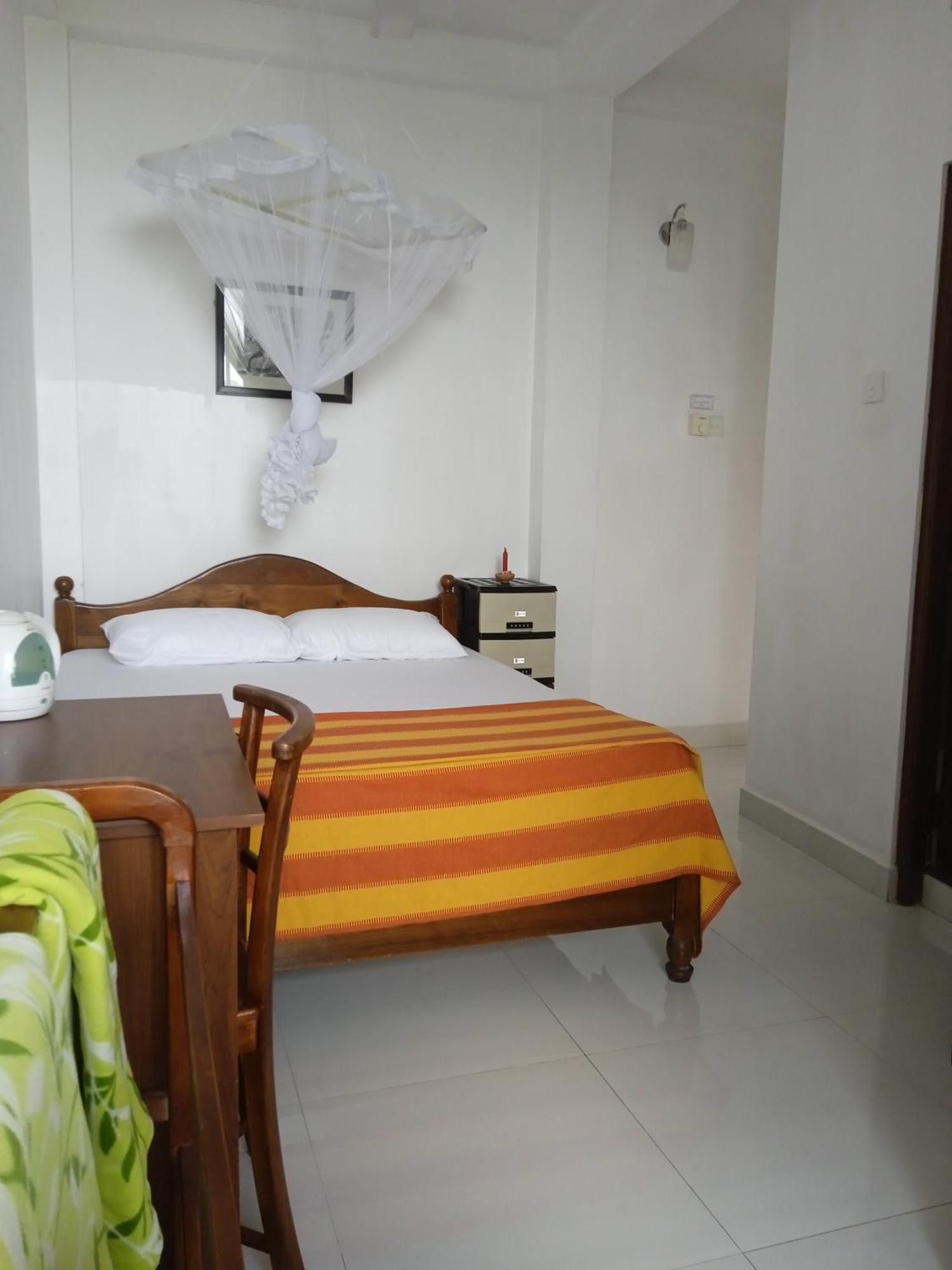 Alex Home Stay Канді Екстер'єр фото
