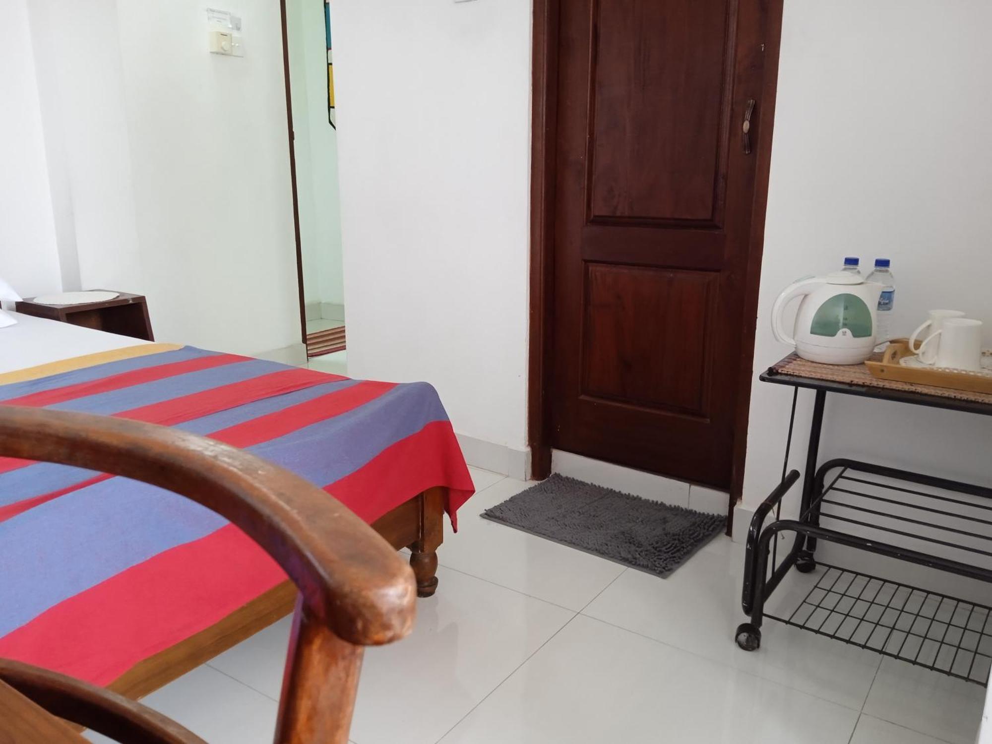 Alex Home Stay Канді Екстер'єр фото