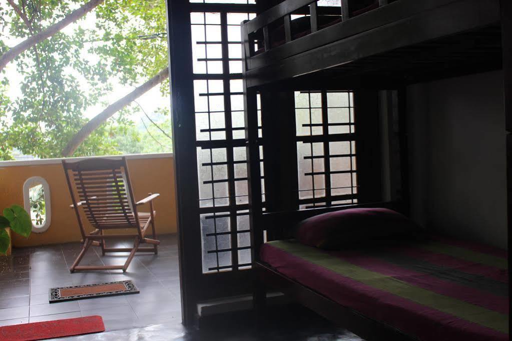 Alex Home Stay Канді Екстер'єр фото