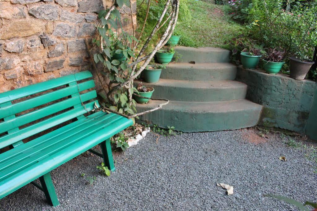Alex Home Stay Канді Екстер'єр фото