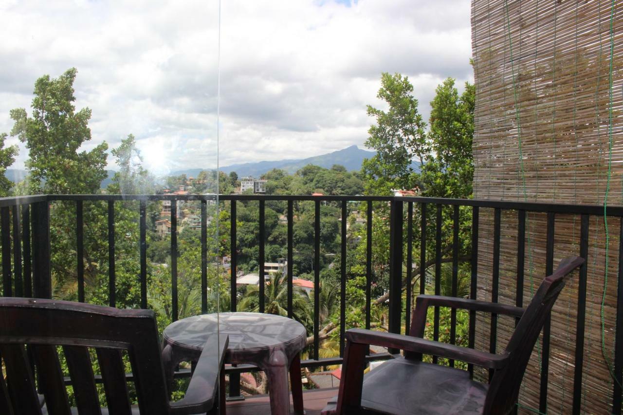 Alex Home Stay Канді Екстер'єр фото